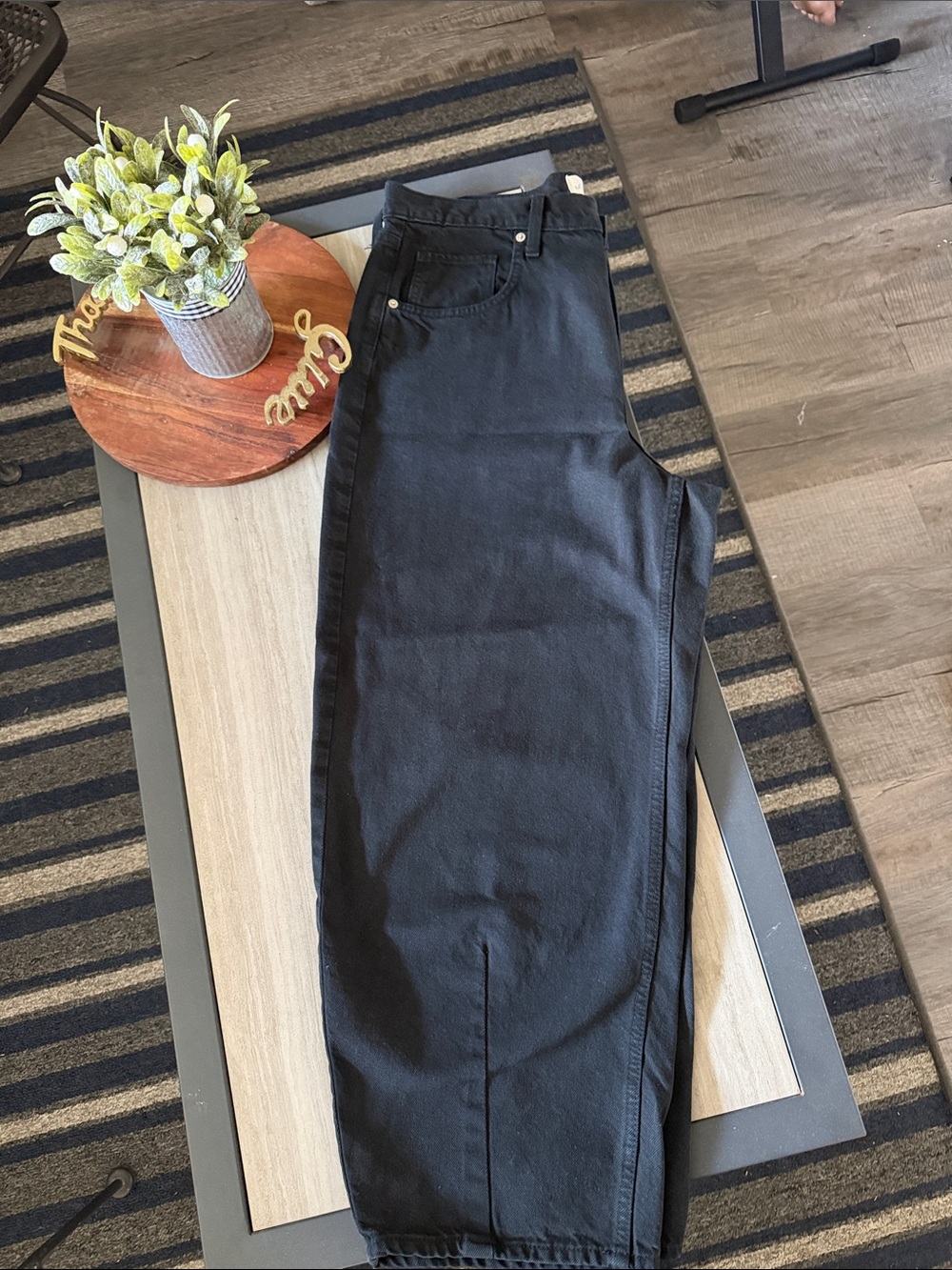 Universal Thread Black High-Rise Straight Jeans